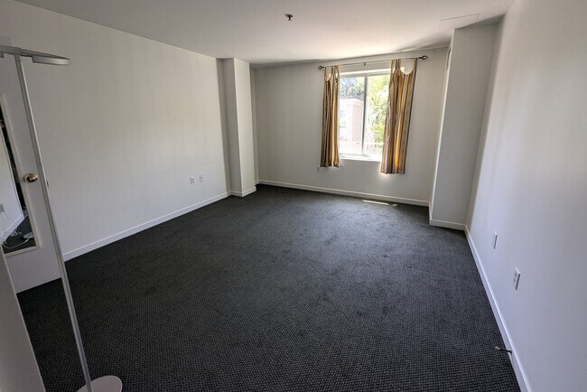 Bed Room - 950 Massachusetts Ave