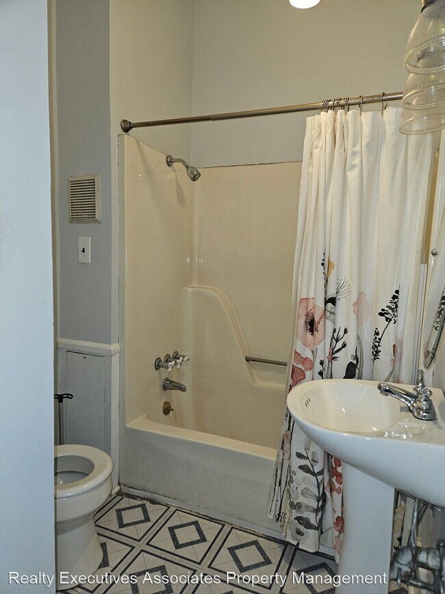 Foto del edificio - 2 br, 1 bath House - 238 Deaderick Avenue