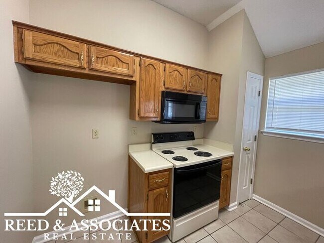 Building Photo - 3 Bedroom in Bartlett Raleigh Area