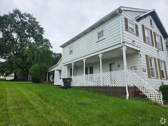 Building Photo - 261 W Beaver St