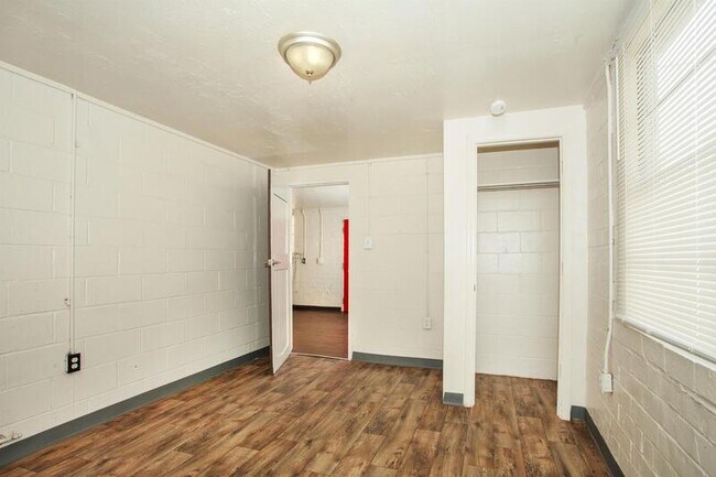 Foto del edificio - 741 Woodard Ave