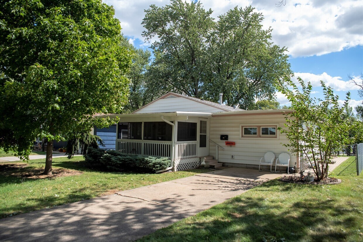 Primary Photo - 405 McKinley St