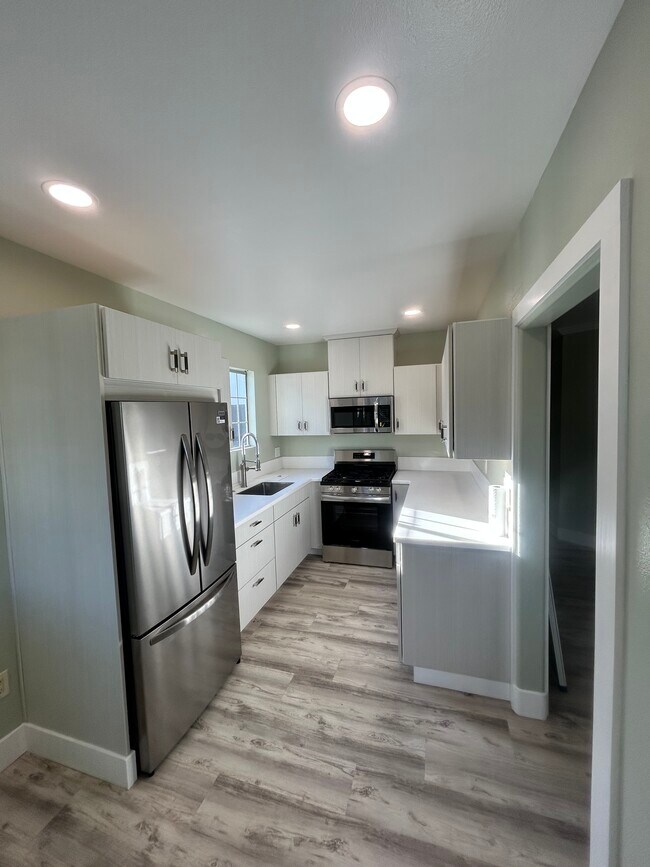 Foto del edificio - 408 W 2nd St