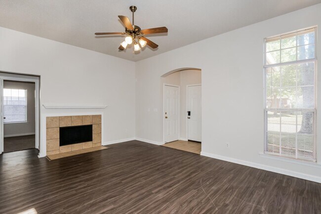 Foto del edificio - 7040 Millers Glen Way