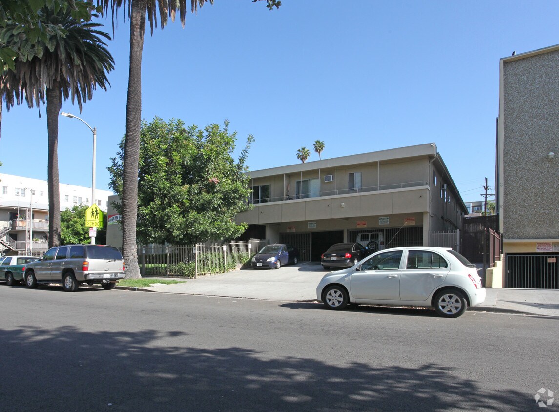 Primary Photo - 5555 Carlton Way