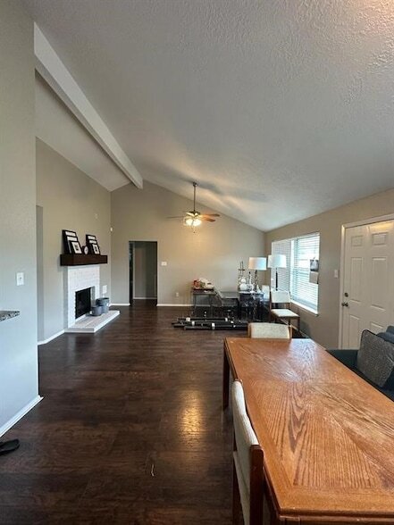 Building Photo - 10921 Pecan Dr