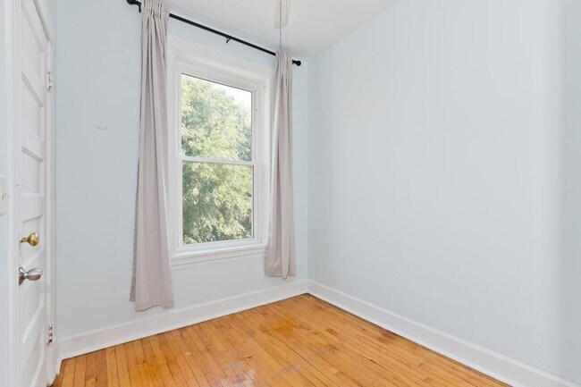 Foto del edificio - 2 bedroom in Chicago IL 60647