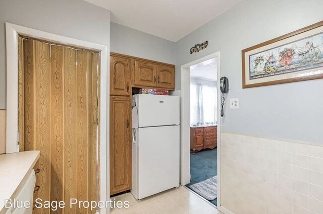 Building Photo - 3 br, 1 bath House - 3207 Albemarle Ave