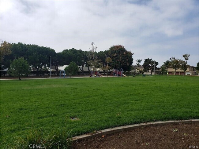 Foto del edificio - 8281 Cherrywood Cir