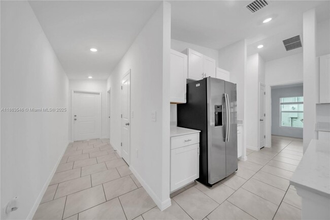 Foto del edificio - 12089 Monterey Pine Ln