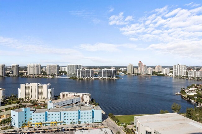 Foto del edificio - 18201 Collins Ave