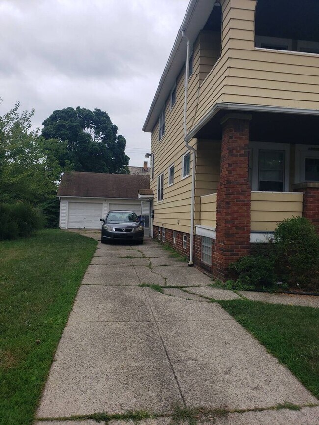 Foto del edificio - 18606 Kewanee Ave