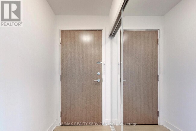 Photo du bâtiment - 20 Shore Breeze Dr