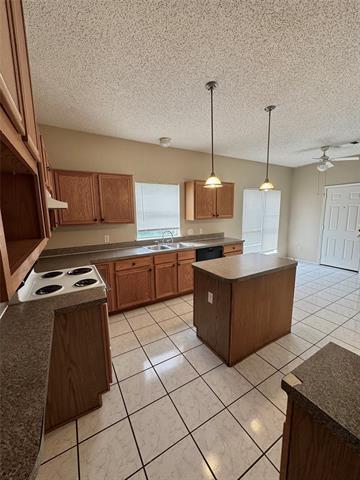 Foto del edificio - 2720 Pioneer Ln