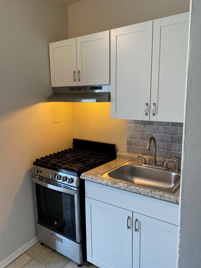 Foto del edificio - 1052 N Ohio Ave