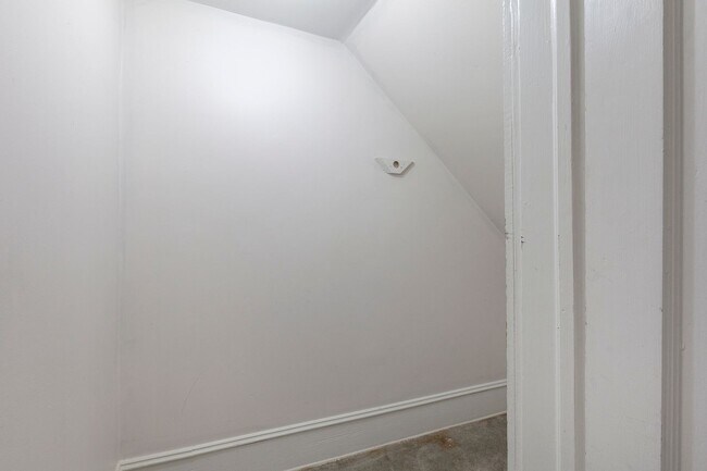 Foto del edificio - Spacious 1/1 Condo w/ Enclosed Patio & Off...