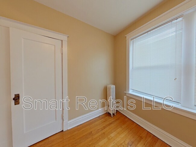 Foto del edificio - 1008 Tamm Ave