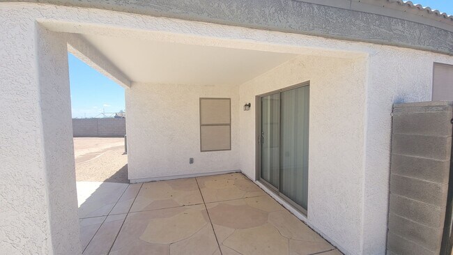 Foto del edificio - Upgraded 3 Bedroom With Bonus Room