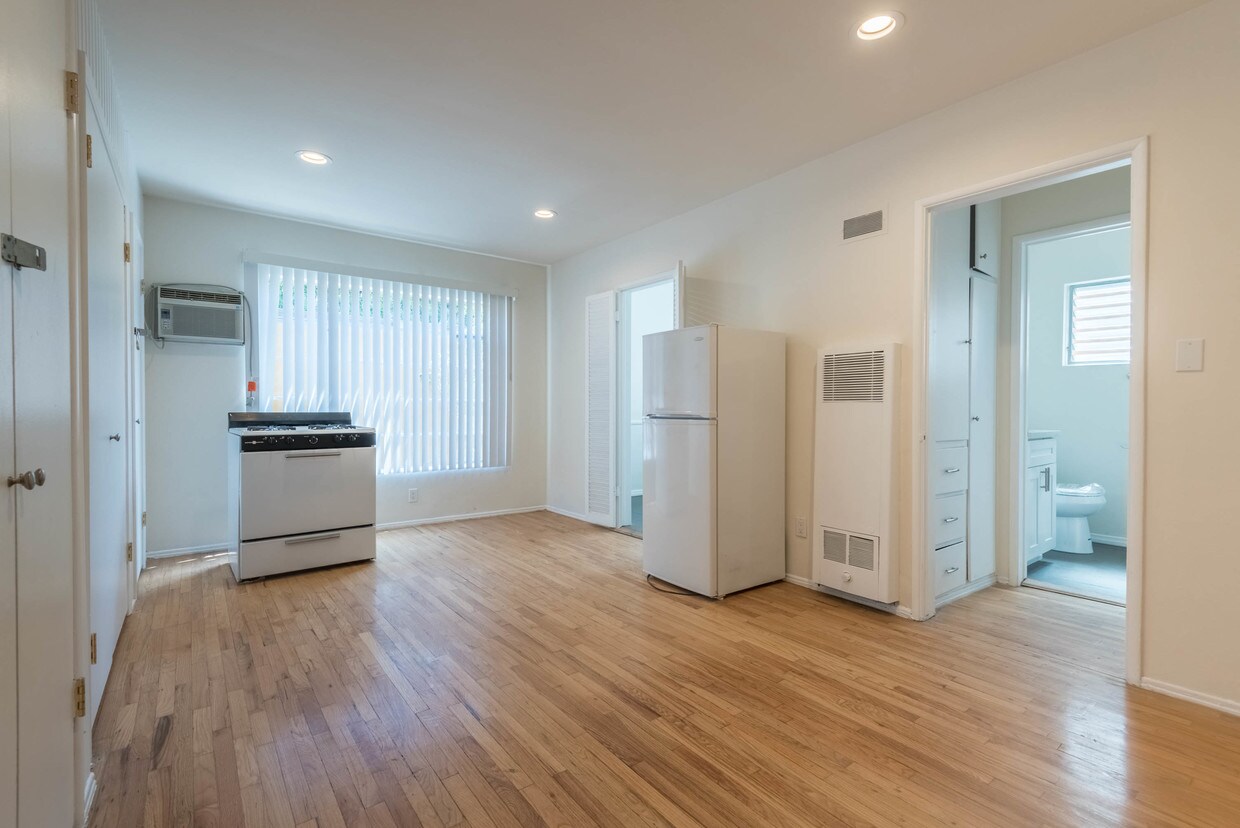 Foto principal - 6326 Coldwater Canyon Ave