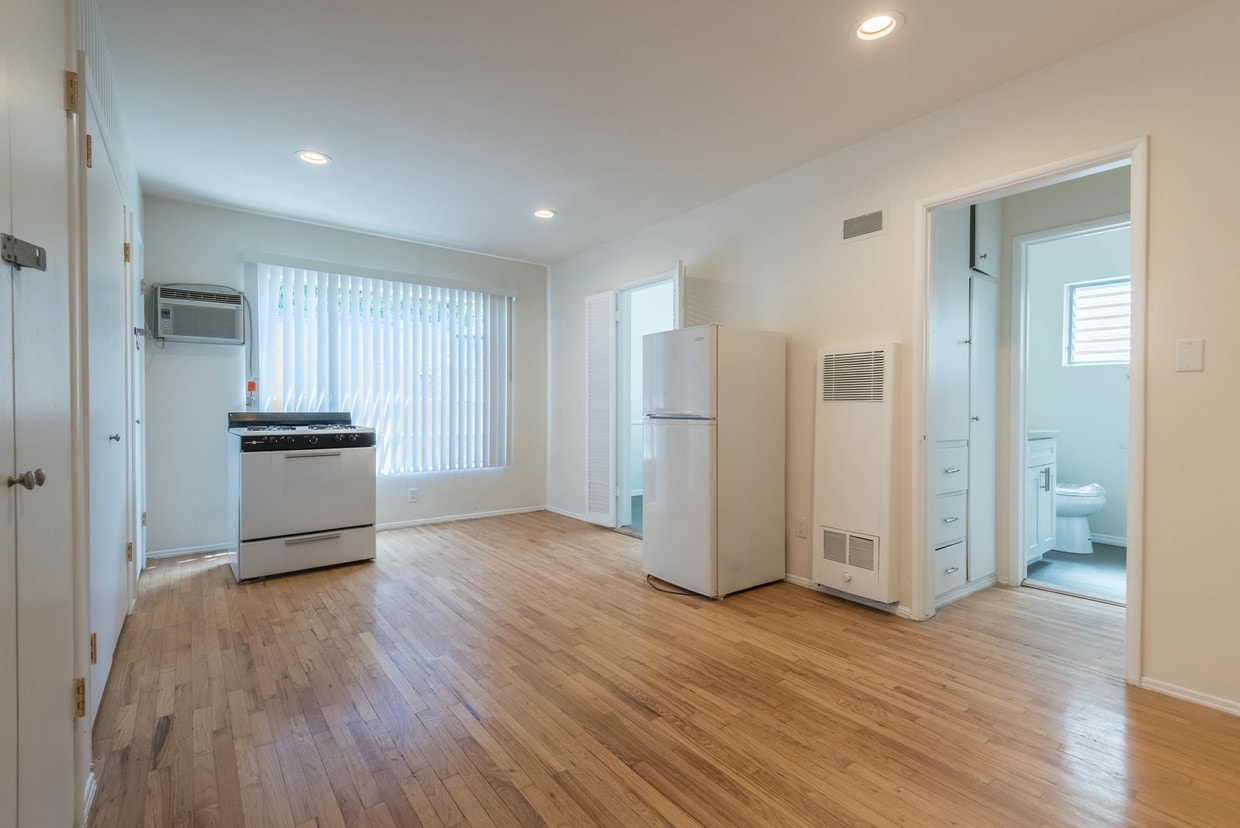 6326 Coldwater Canyon Ave, Los Angeles, CA 91606 6326 Coldwater