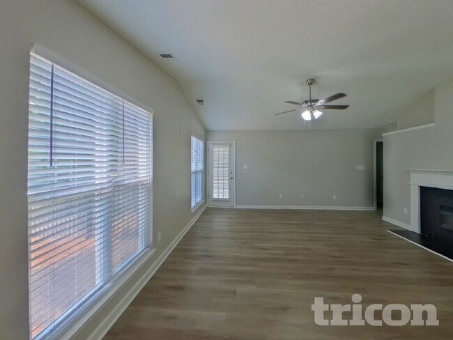 Building Photo - 722 Foxborough Rd