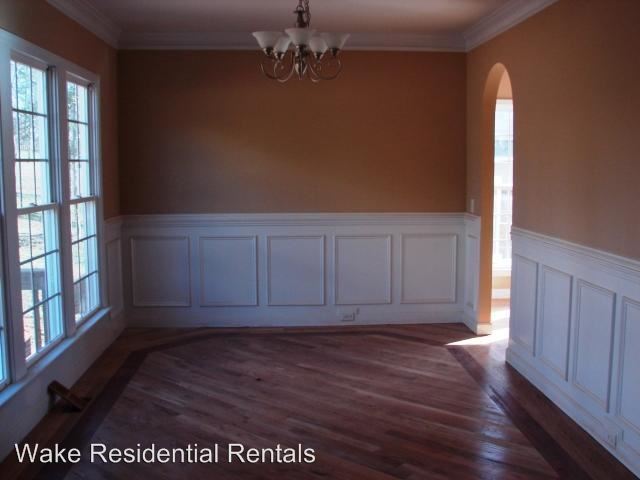 Foto del edificio - 716 Holding Ridge Ct