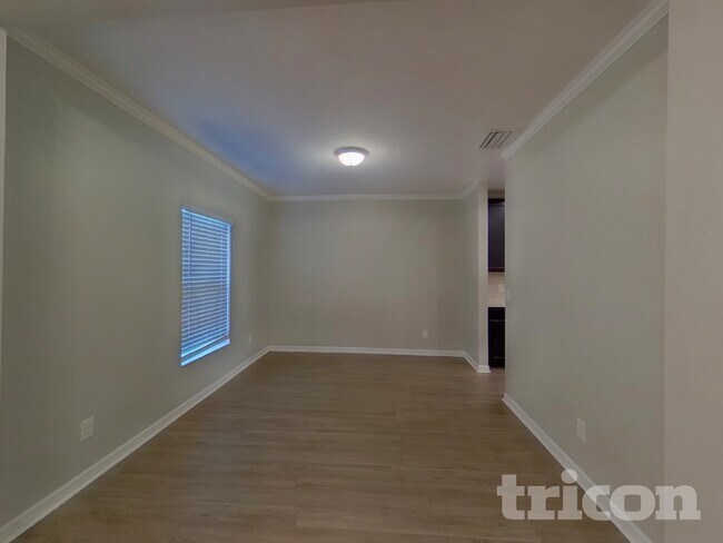 Foto del edificio - 1266 Stratton Ave