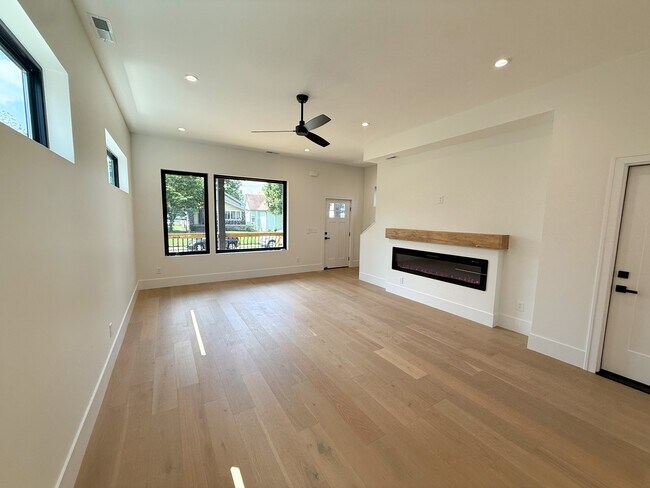 Building Photo - 1448 Lexington Ave