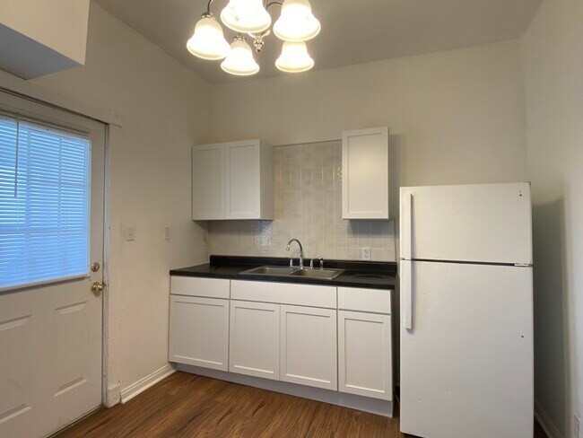 Kitchen - 1332 E Michigan Ave