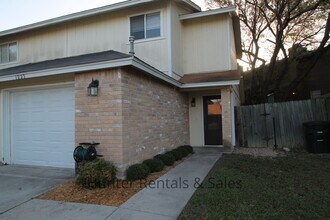 Building Photo - 1223 Westway Cir