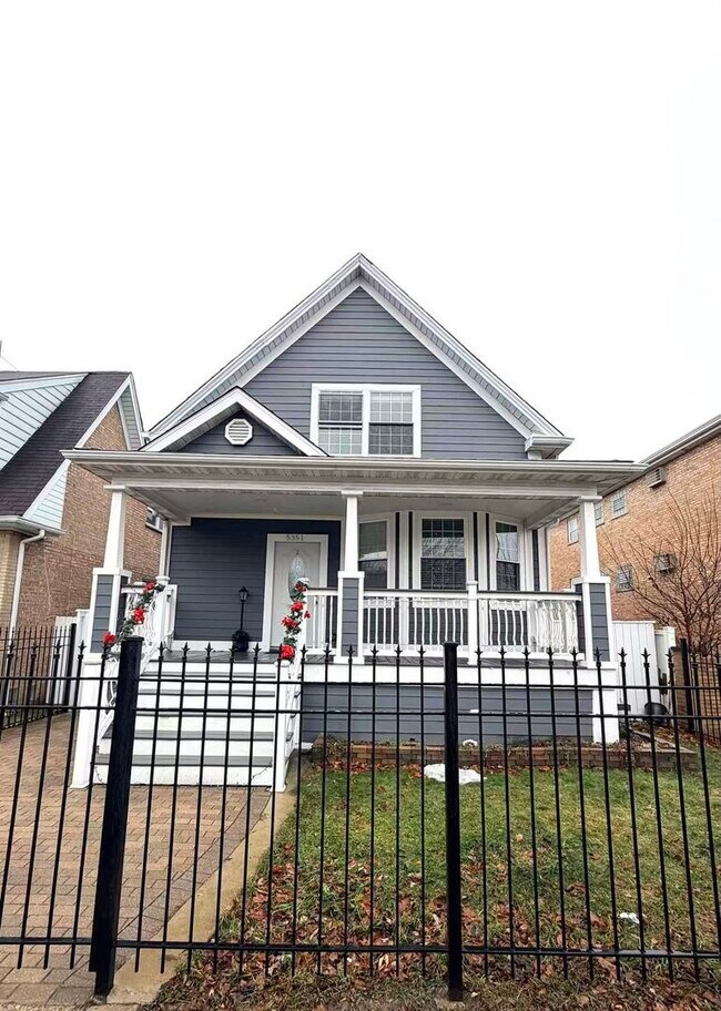 Building Photo - 5351 W Foster Ave