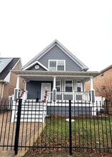 Building Photo - 5351 W Foster Ave