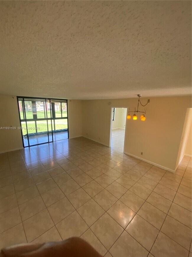 Foto del edificio - 7331 NW 18th St