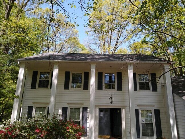 Building Photo - Beautiful Home Ready for Move-in