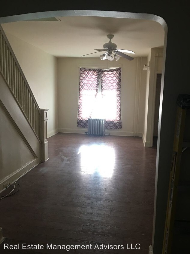 Primary Photo - 1709 W Bristol St
