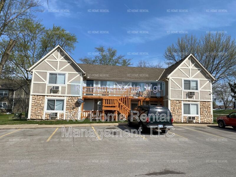 Primary Photo - 561 N Somerset Terrace