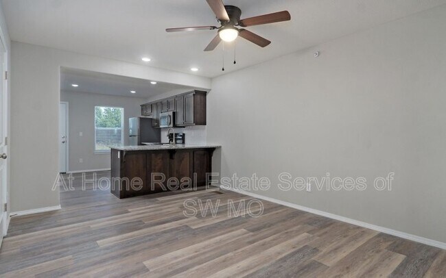 Foto del edificio - 676 Turner Ave