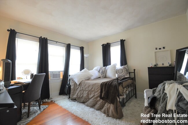 Photo - 18 Hunnewell Ave Apartment