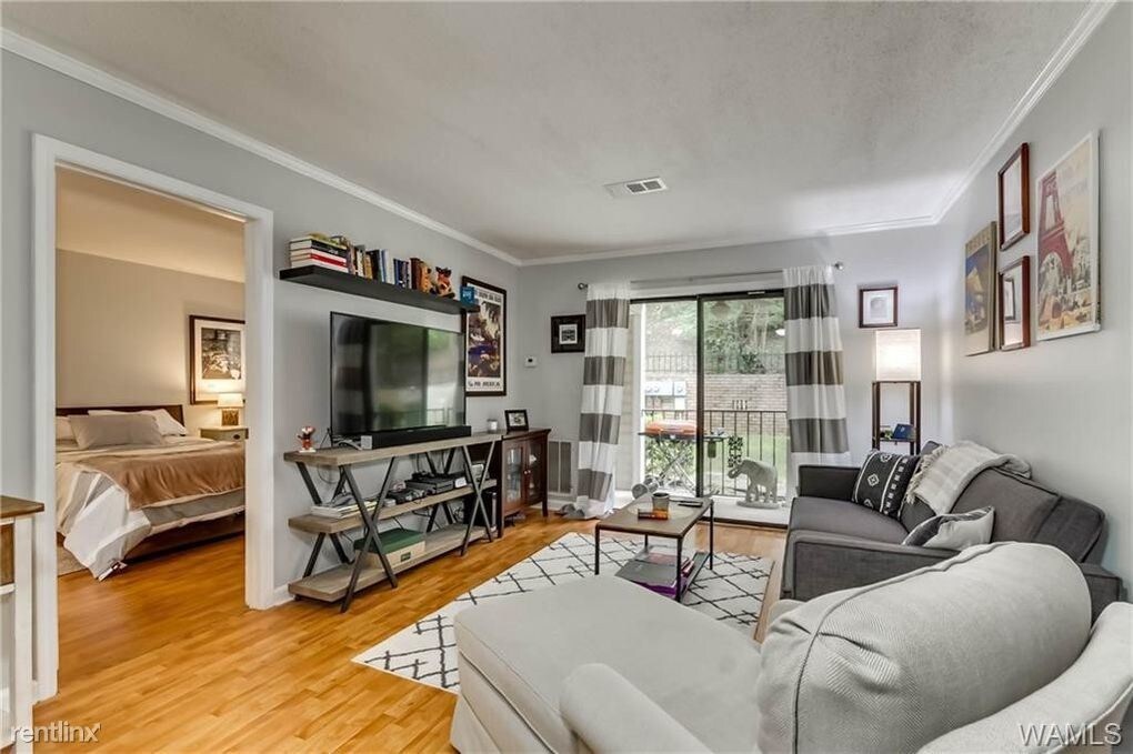 Foto principal - 1747 Jack Warner Pkwy