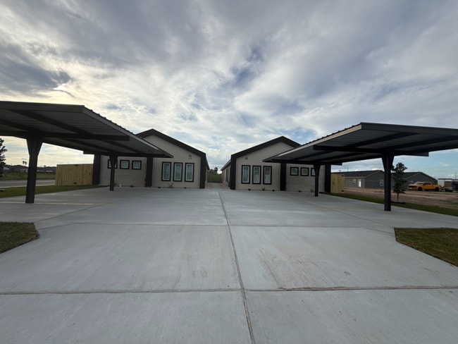 Building Photo - 513 Hope Dr