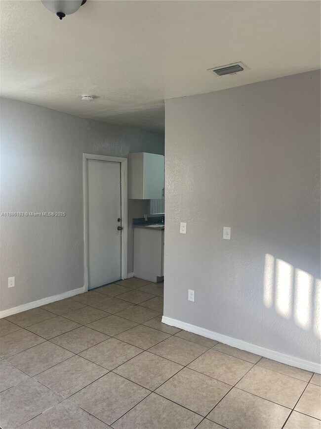 Building Photo - 135 NE 80th Terrace