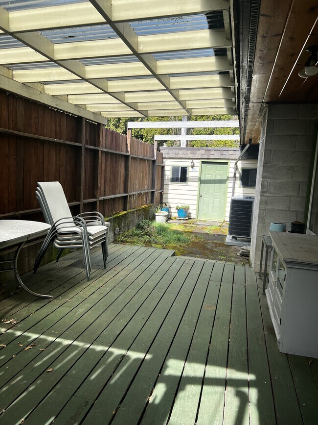 Foto del edificio - 146 Hawthorn Ln