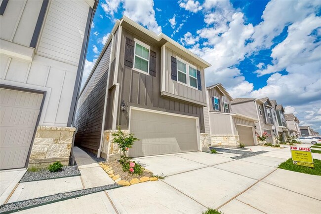 Building Photo - 14838 Slow River Ave