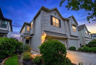 Building Photo - 8726 Laurel Crest Dr
