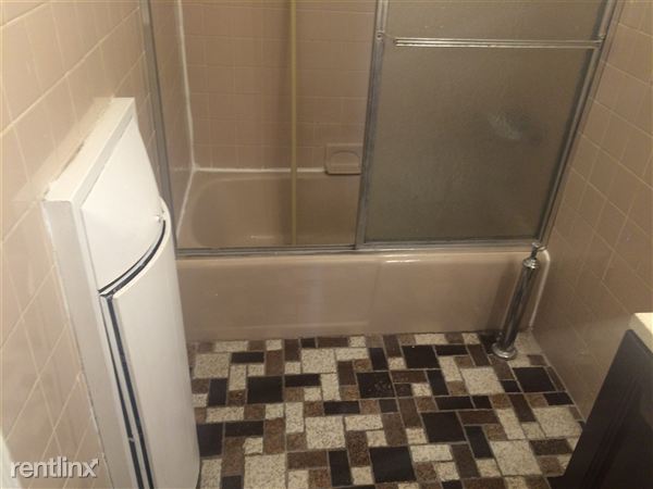 Fotografía del edificio - 6087 68th Ave