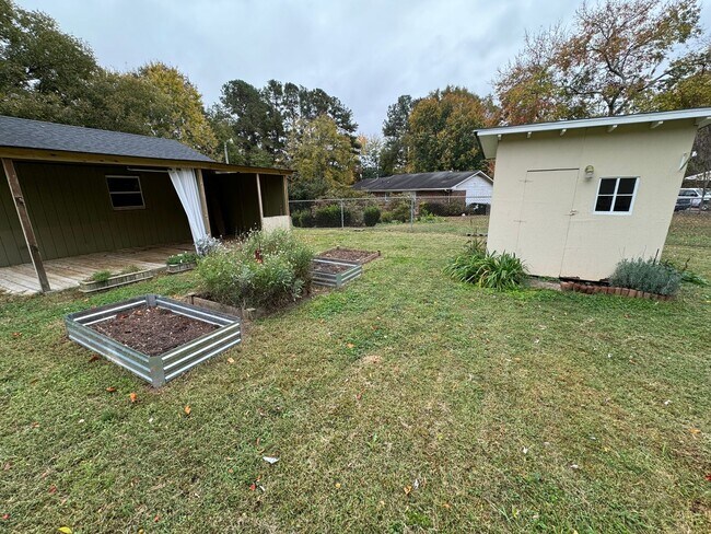 Foto del edificio - Three Bedroom Ranch Home in Garner