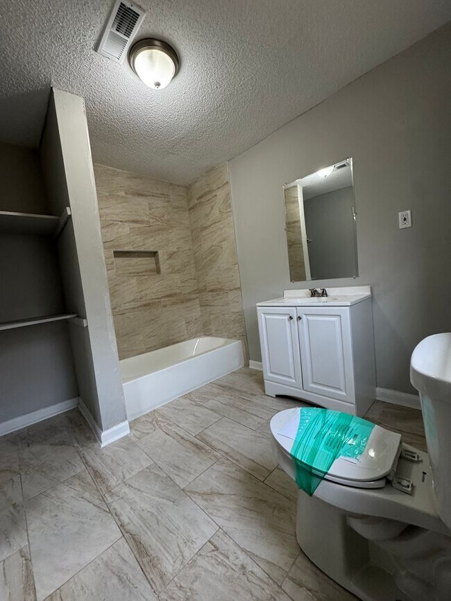 Foto del edificio - Comfortable 4 bedroom 2 bath home - Mt Pis...