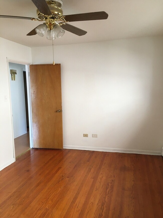 Building Photo - 8248 W Forest Preserve Dr