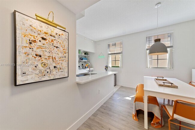 Foto del edificio - 2067 S Ocean Dr