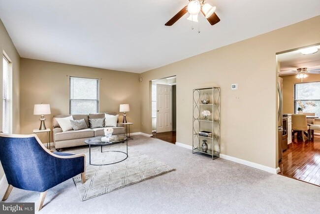 Foto del edificio - 939 Barton Oaks Pl